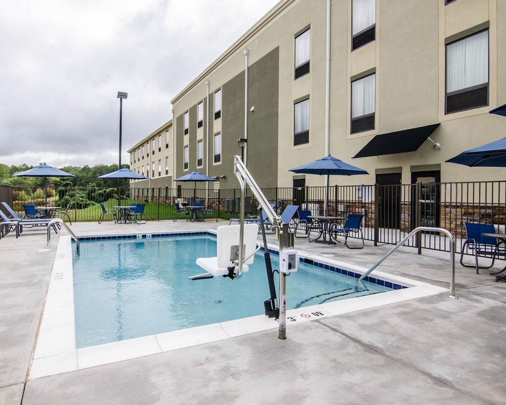 Comfort Inn & Suites Lynchburg Airport - University Area Экстерьер фото