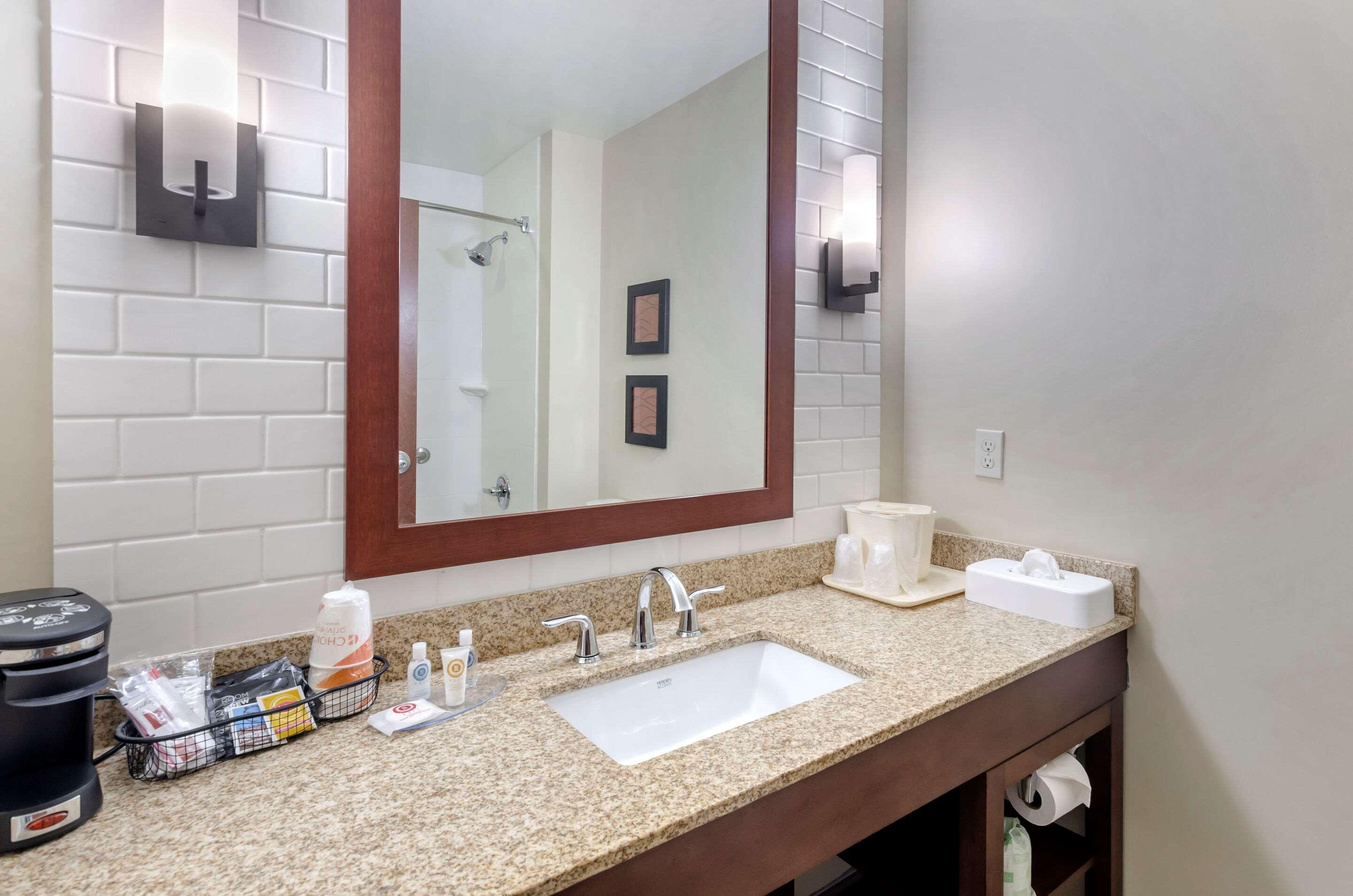 Comfort Inn & Suites Lynchburg Airport - University Area Экстерьер фото