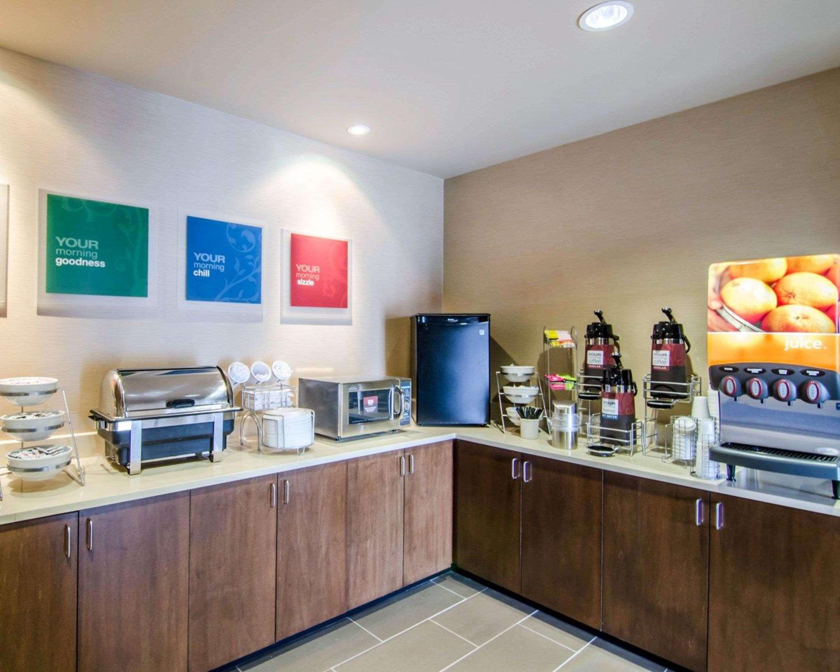 Comfort Inn & Suites Lynchburg Airport - University Area Экстерьер фото