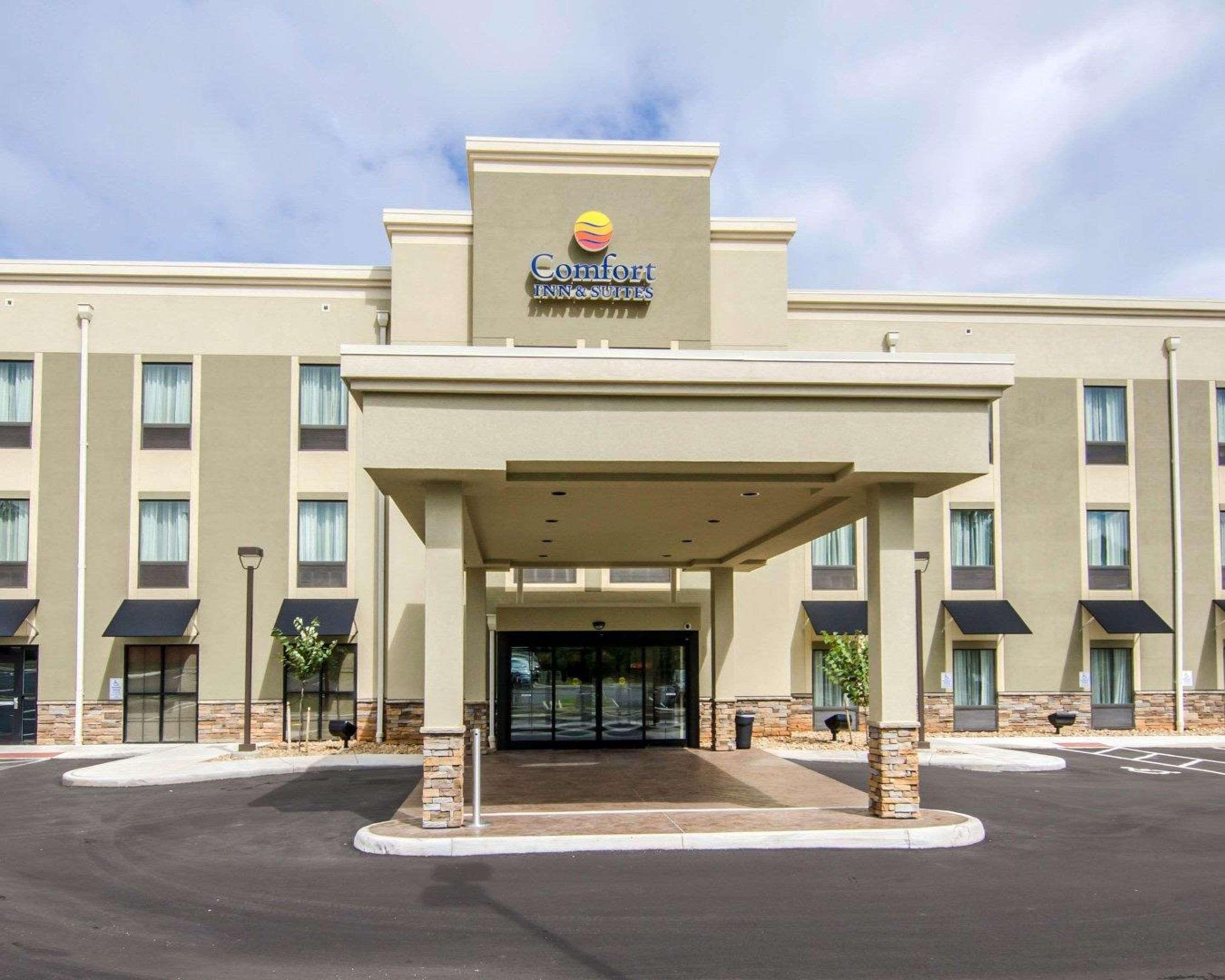 Comfort Inn & Suites Lynchburg Airport - University Area Экстерьер фото