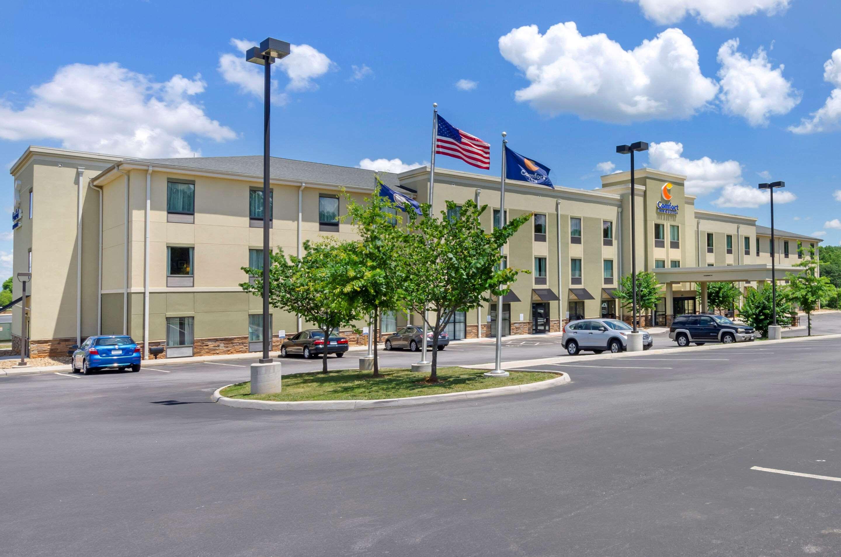 Comfort Inn & Suites Lynchburg Airport - University Area Экстерьер фото