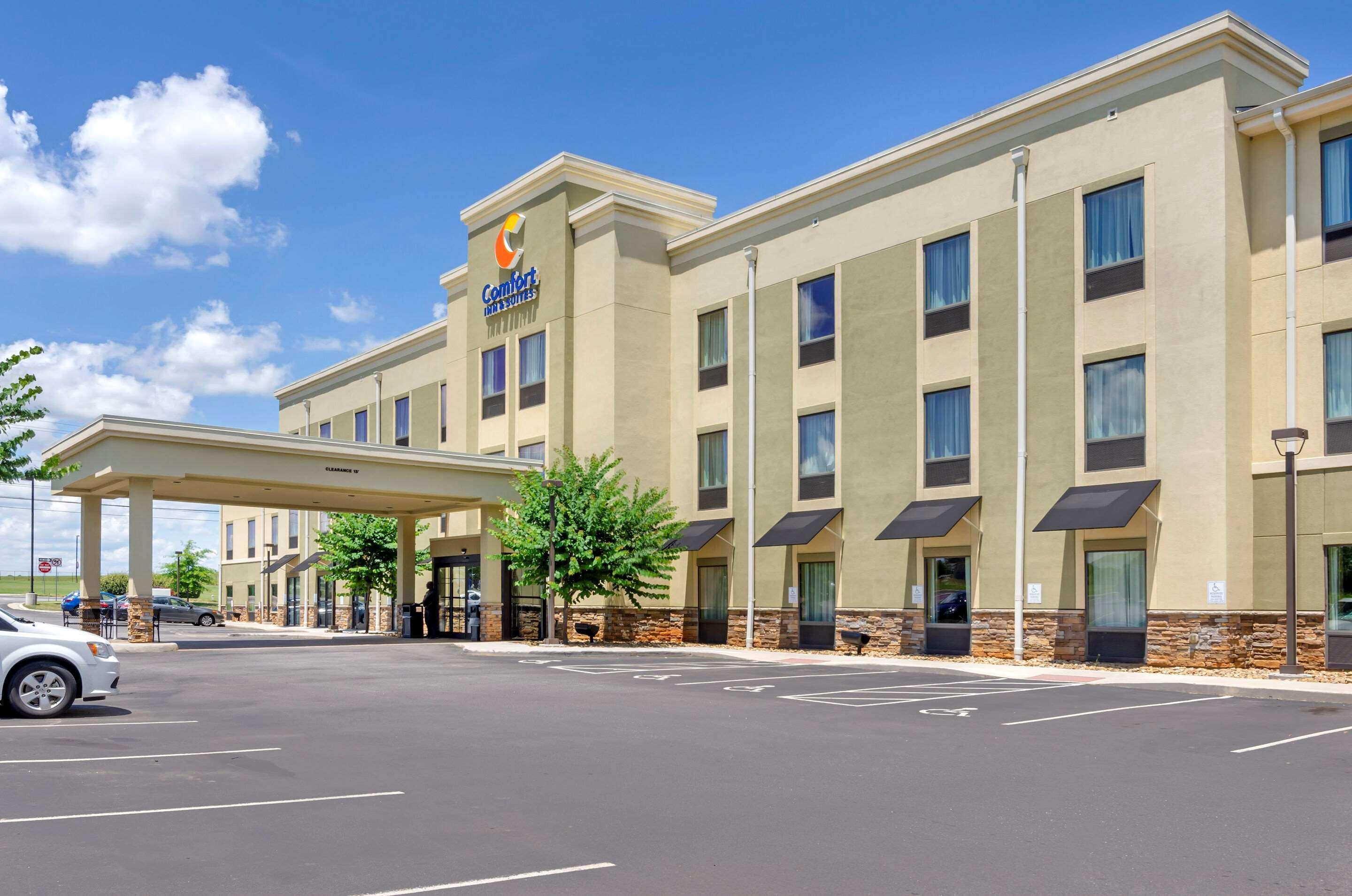 Comfort Inn & Suites Lynchburg Airport - University Area Экстерьер фото